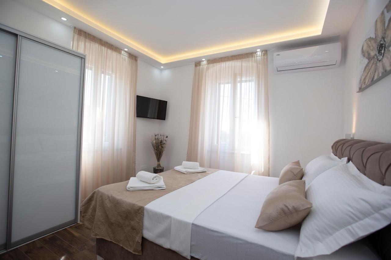 Old Town Apartment Anamarija Split Exterior photo